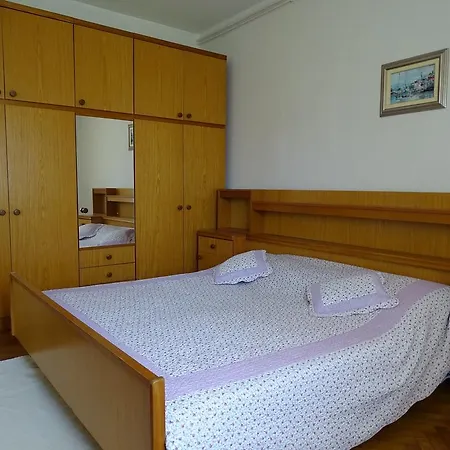 Cveljo Apartment *